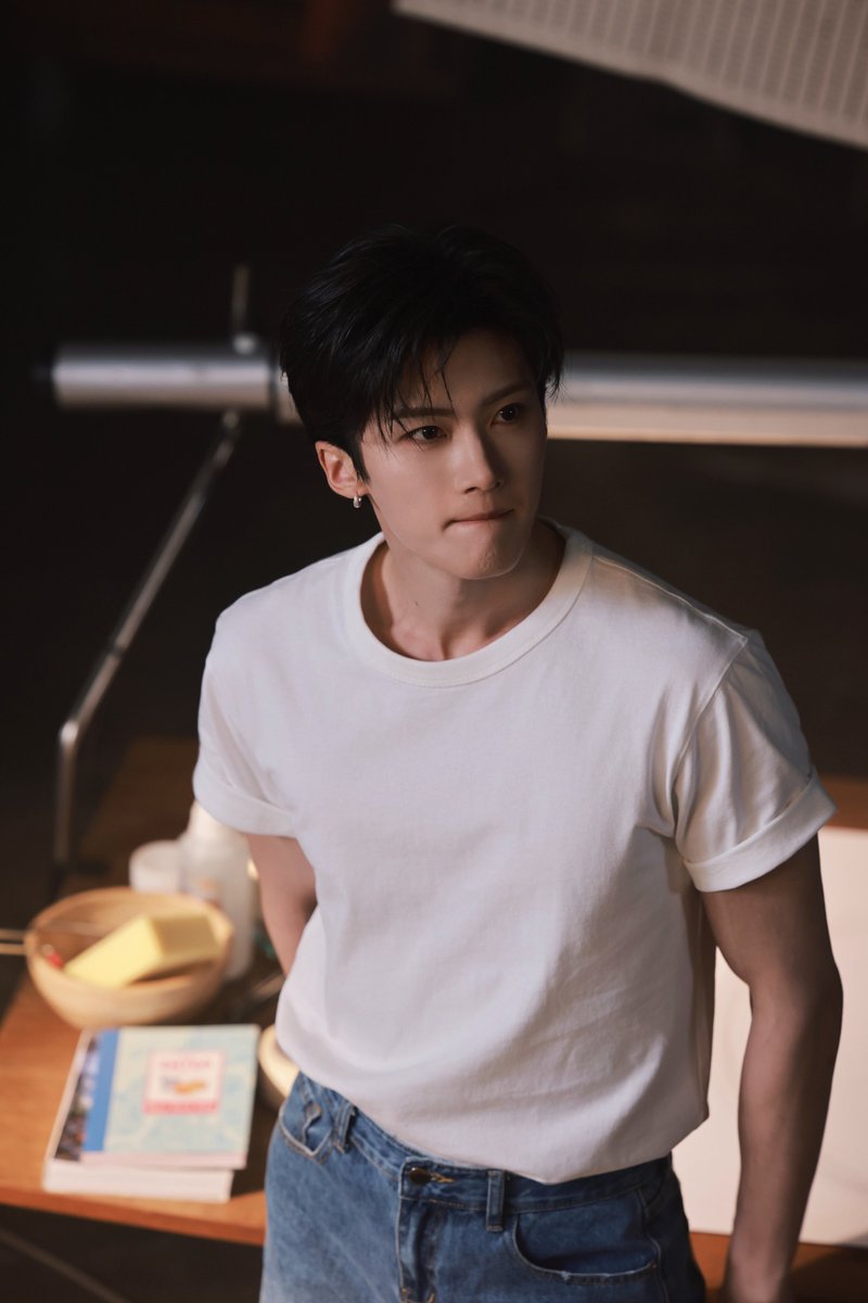 BitterButHappy's tweet photo. บะบี๋ 😳 หล่อมากกกก
#YanAnxFloating #闫桉 #เหยียนอัน #Yanan https://t.co/RwXruHWx5A
