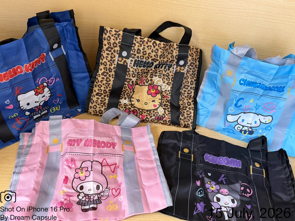 dreamcapsuleCEO's tweet photo. 🌟新入荷ガチャ商品プレゼントCP🌟

平成を感じるスクバデコ風デザイン🌺
「サンリオ スクバデコ風 ミニバッグ」

フォロー&amp;RP(RT)していただいた方の中から抽選で2名様に全5種セットをプレゼント🎁
ドリカプへの入荷日とキャンペーン詳細は↓

#ドリームカプセル #ガチャ専門店 https://t.co/GxiF1Kirh0