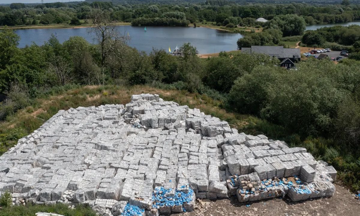 CliveWismayer's tweet photo. £15B spent on PPE. Of that sum, £10B was wasted.
Source: Dame Heather Hallett.

I just wanted to highlight this stunning fact. If you want a picture, here’s some of it dumped in the New Forest. 

It doesn’t matter that NHS staff died for want of PPE because:

• we clapped on Thursdays &
• @michaelgove became a lord.