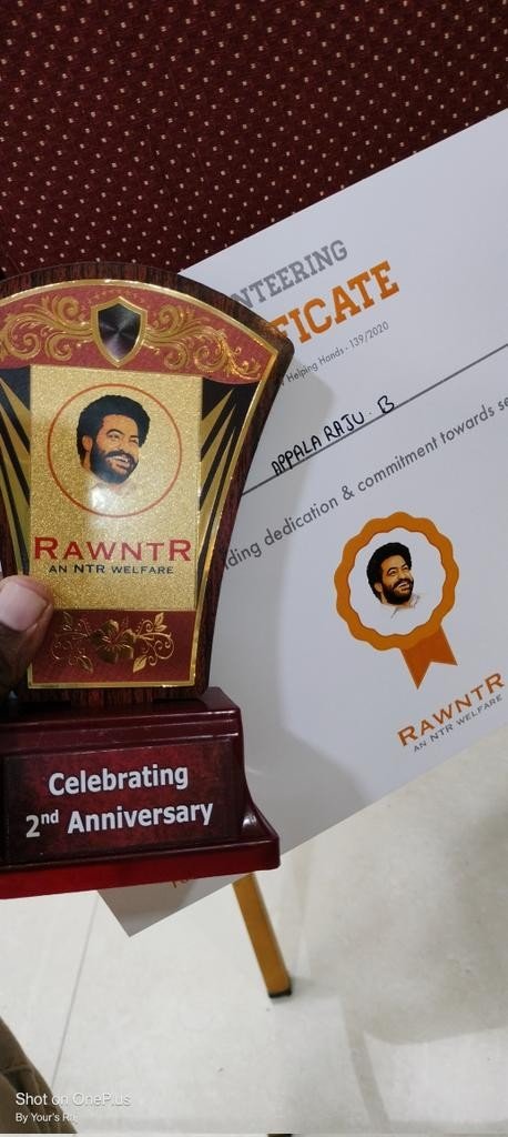 Raju4NTR's tweet photo. @RAWNTR గత 6ఏళ్ల నుండి ఈరోజు వరకు వాళ్ళు ఒక్క రూపాయి కూడా నా దగ్గర తీసుకోలేదు. 

Feeling proud to be part of RAWNTR.

JAI NTR

#IStantwithRAWNTR https://t.co/pB0kUku5e6