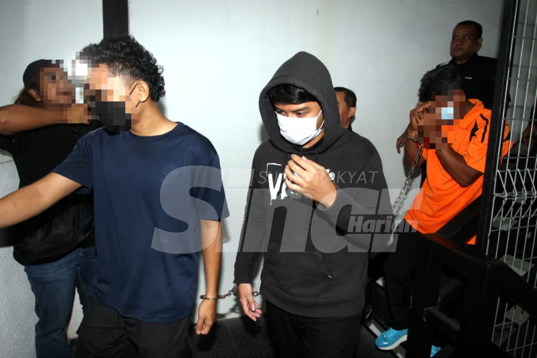 SinarOnline's tweet photo. Guru pelatih didakwa amang seksual terhadap pelajar lelaki

Tertuduh berdepan enam pertuduhan melakukan amang seksual terhadap seorang pelajarnya.

#sinarharian #KesAmangSeksual #guru #mahkamah https://t.co/udpryj6kGu