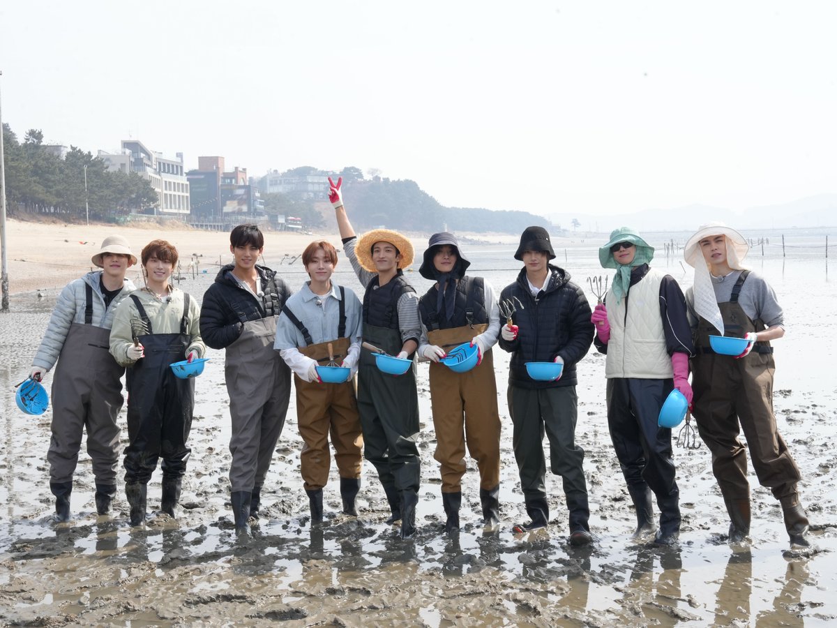 pledis_17's tweet photo. [17'S] 명작은 결말을 알아도 다시 찾게 된다 🦀🐚

#SEVENTEEN #세븐틴
#GOING_SVT #고잉세븐틴 https://t.co/w65yvb1pBC