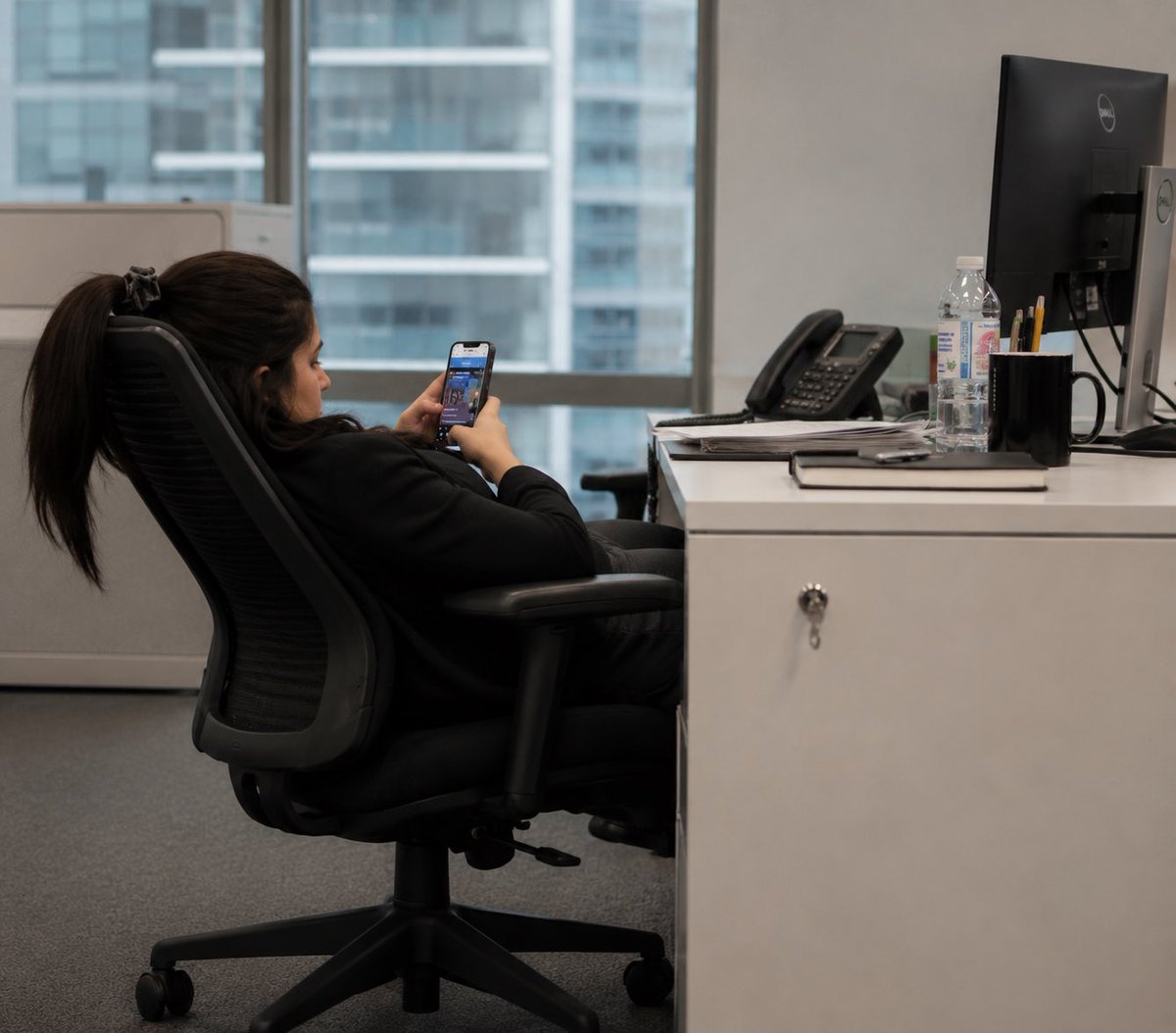 consultingcmdy's tweet photo. “I’m really overwhelmed at work these days” 

Me at work: https://t.co/LczcqQvFIr