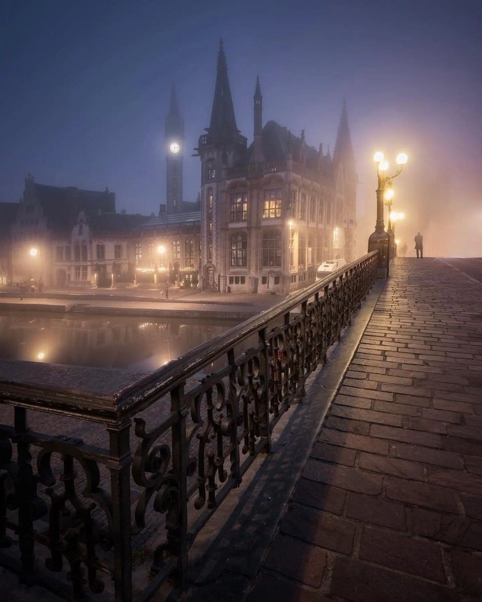 I_love_family1's tweet photo. Misty Edinburgh, Scotland 🏴󠁧󠁢󠁳󠁣󠁴󠁿 https://t.co/ruVwky3DFR