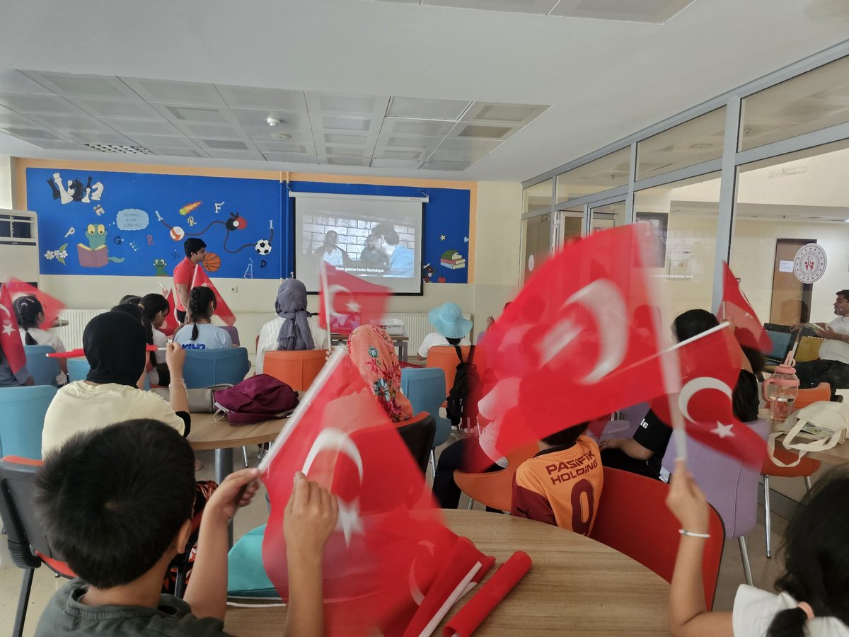 Siverek_GM's tweet photo. 15 Temmuz Demokrasi ve Milli Birlik Günü'nde tüm şehit ve gazilerimizi saygıyla anıyoruz.🇹🇷🫡
@OA_BAK @gencliksporbak https://t.co/bxq2JWtG1N