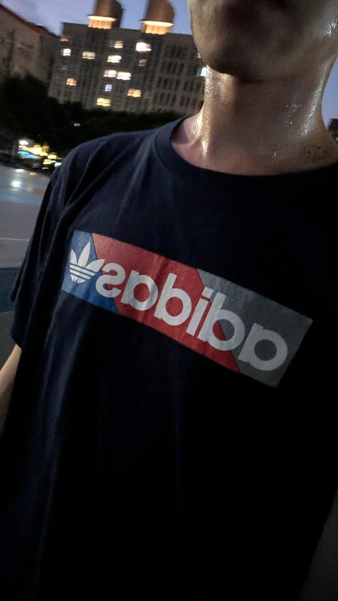 lambert32239583's tweet photo. 昨天晚上好濕好濕🥵🥵 https://t.co/dN8kUa8G2L