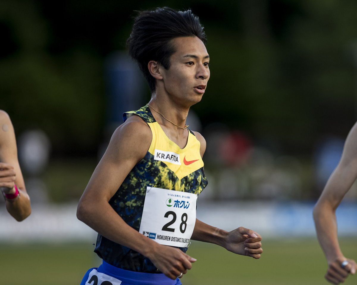 EKIDEN_News's tweet photo. 暑くなりすぎた北海道。ホクレンディスタンスチャレンジの意味合いが変わってきた。ホクレンで記録を狙うのではなく、赤﨑暁がこれまでMGCやパリ五輪で見せたホクレンの5000mをマラソンへつなげる思考。MGCのときに確立した調整パタ��ン。昨年も東京世界陸上で湧く日本を離れ、人知れず走ったベルリンマラソンは２位。この時の１位はロンドンマラソンで２時間切り、世界記録保持者のセバスチャン・サウェである。などの話を。

EKIDEN NEWS Voices 2026/07/15｜EKIDEN NEWS @EKIDEN_News https://t.co/4dBs7u9TT7