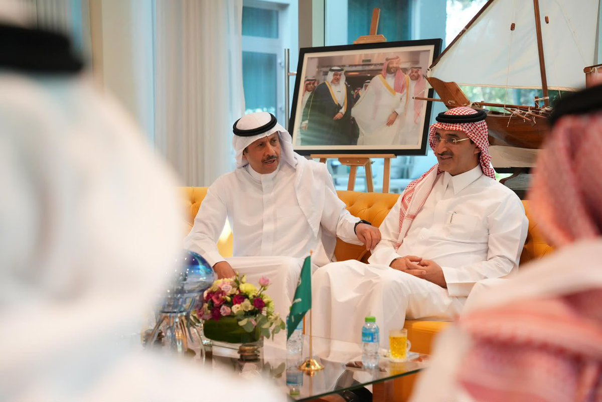shahdnow's tweet photo. سفير المملكة لدى البحرين يقيم حفل استقبال بمناسبة توقيع عقدي مشروع مدينة الملك عبدالله الطبية

https://t.co/1eVpRPKqFD

#شاهد_الآن #البحرين 
أحمد المطيري https://t.co/jzMmMQMOIb