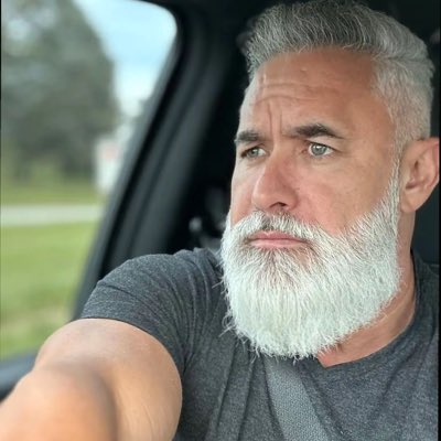 loverofgod007's tweet photo. Y’all Daddy’s Back❤️💰💸🛍️ #sugarbabies #sugarbabytwitter #sugarlove #sugardaddywanted #daddysback #NewProfilePic https://t.co/H15KdAAZw6