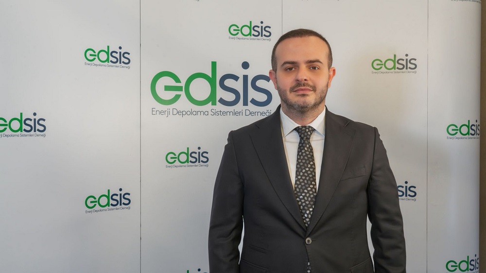 enerjimagazin2's tweet photo. EDSİS Yönetim Kurulu Başkanı C. Can Tutaşı: Vergi Düzenlemesi Depolama Yatırımlarını Hızlandıracak https://t.co/Je1MbAVAPN

@cctutasi I @edsistr https://t.co/e3Y4ywcRnX