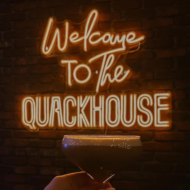 CustomNeon's tweet photo. Restaurants around the world are getting the glow-up they deserve ⚡️😍

From love notes about tacos to awesome catchphrases, there are many creative ways to light up your restaurant with colorful neon signs!

#restaurant #neon #grasswall #selfie #selfiewall #led https://t.co/ivN8u7h9du