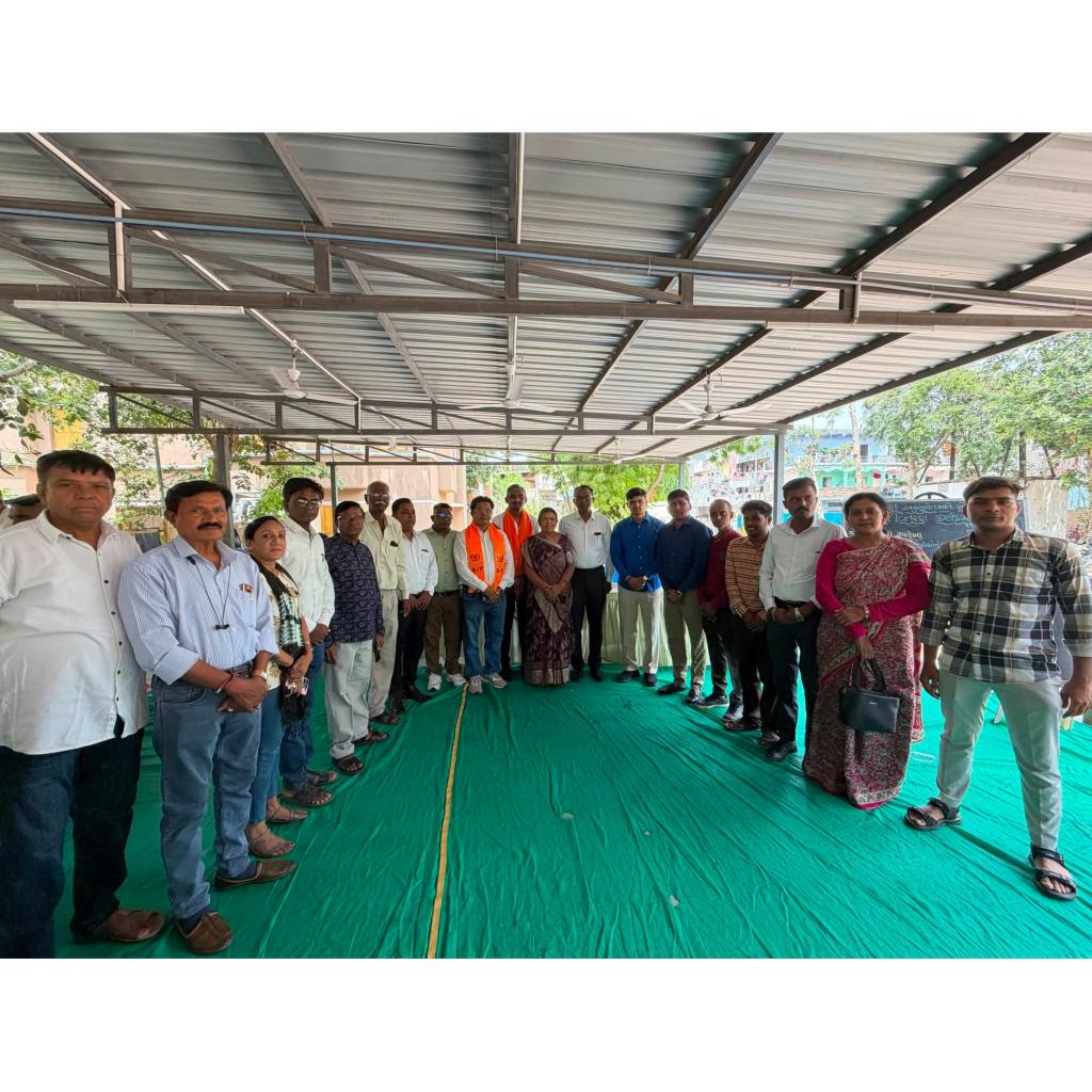 BjpSc1868's tweet photo. તા.૧૩/૭/૨૦૨૬ ના રોજ ભારતીય જનતા પાર્ટી, અનુસૂચિત જાતિ મોરચા, અસારવા વોર્ડ દ્વારા મેઘાણીનગર મ્યુનિસિપલ શાળામાં વિદ્યાર્થીઓને પ્રમુખશ્રી પરેશભાઈ રાવત જી દ્વારા નિઃશુલ્ક ચોપડાનું વિતરણ કરવામાં આવ્યું. https://t.co/mLu63EHseG