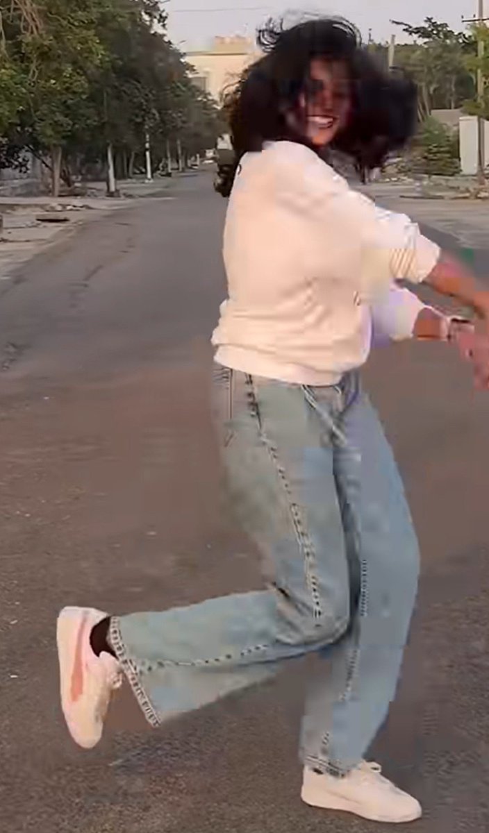 NalluSoo56133's tweet photo. Priyangha soothu🍑anga roadle una kuniya vachi Jean's pant kela iluthu jattiye kilichi veesitu🥵un soothe aluthi pudichi soothu otaila echi thupitu sunniye un soothule vitu kuthite tshirt kula rendu kai potu un molaiye pudichi nala pesanjite un sothula othute irupe di thevadiya💦 https://t.co/plZ7TMPxUM