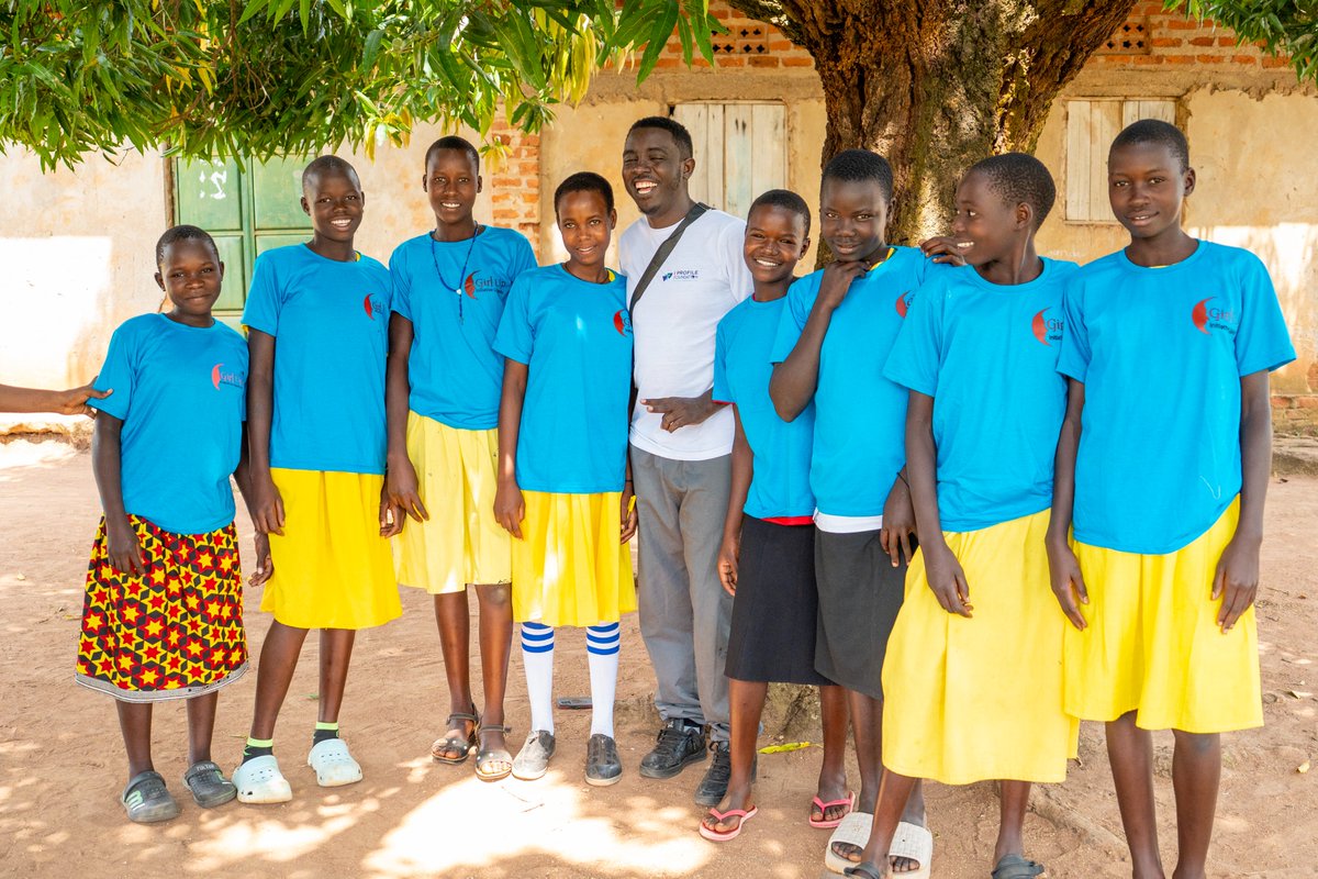 gilbertdaniels's tweet photo. takeaways frm Bukedea
The best learning happens in communities.

Frm @GirlUpUganda  to 4 schools implementing the Adolescent Girls and Boys Program, hearing frm students, teachers and parents reminded us wht meaningful impact looks like.
#AmplifyGirls #PeerLearning
#Ipfug https://t.co/a1OVANFjwN