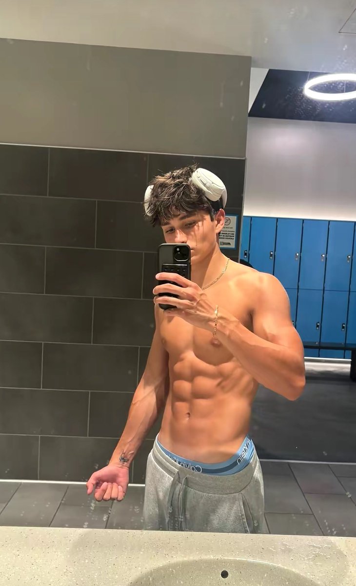 TikTokSlutBois's tweet photo. https://t.co/FUNeLj9dDE
