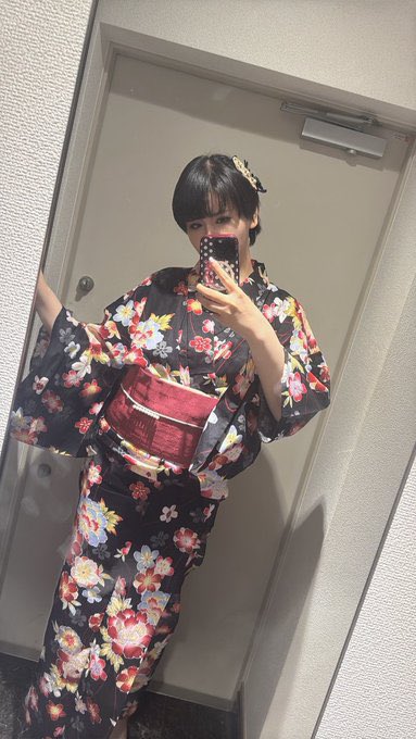 ULTRAJOJO315's tweet photo. どれも最高すぎるのでココ最近のイチオシを
浴衣やスーツ、推しのコスプレまで
着たところ見てみたいな...が自然と叶いまくってて凄く嬉しいです https://t.co/BitHxZeYcP