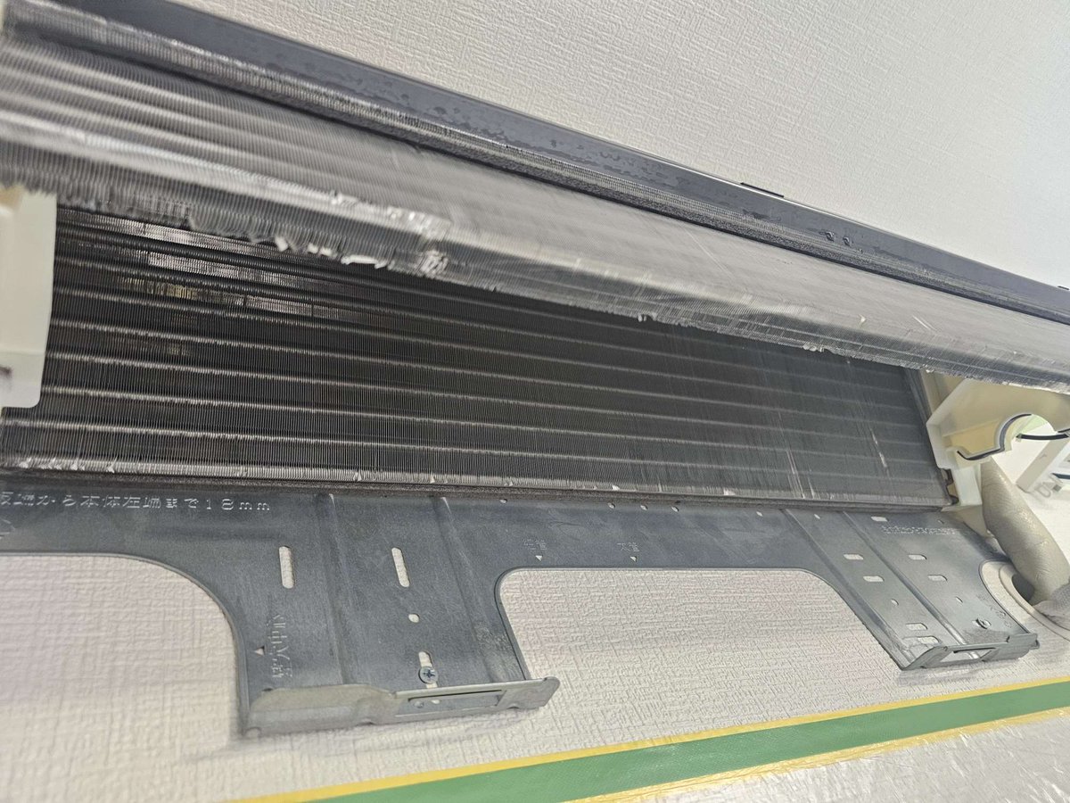 soujin7's tweet photo. 今日はエアコン３台のクリーニングです。
午前も午後も２階のエアコン(;^_^A
室内はサウナ状態で汗だく💦
軽めのスケジュールにしといてよかった(^^♪
パンパンに詰めすぎるとこの暑さ、倒れますね💦

https://t.co/YfhyidoZzJ https://t.co/bvudoa409y