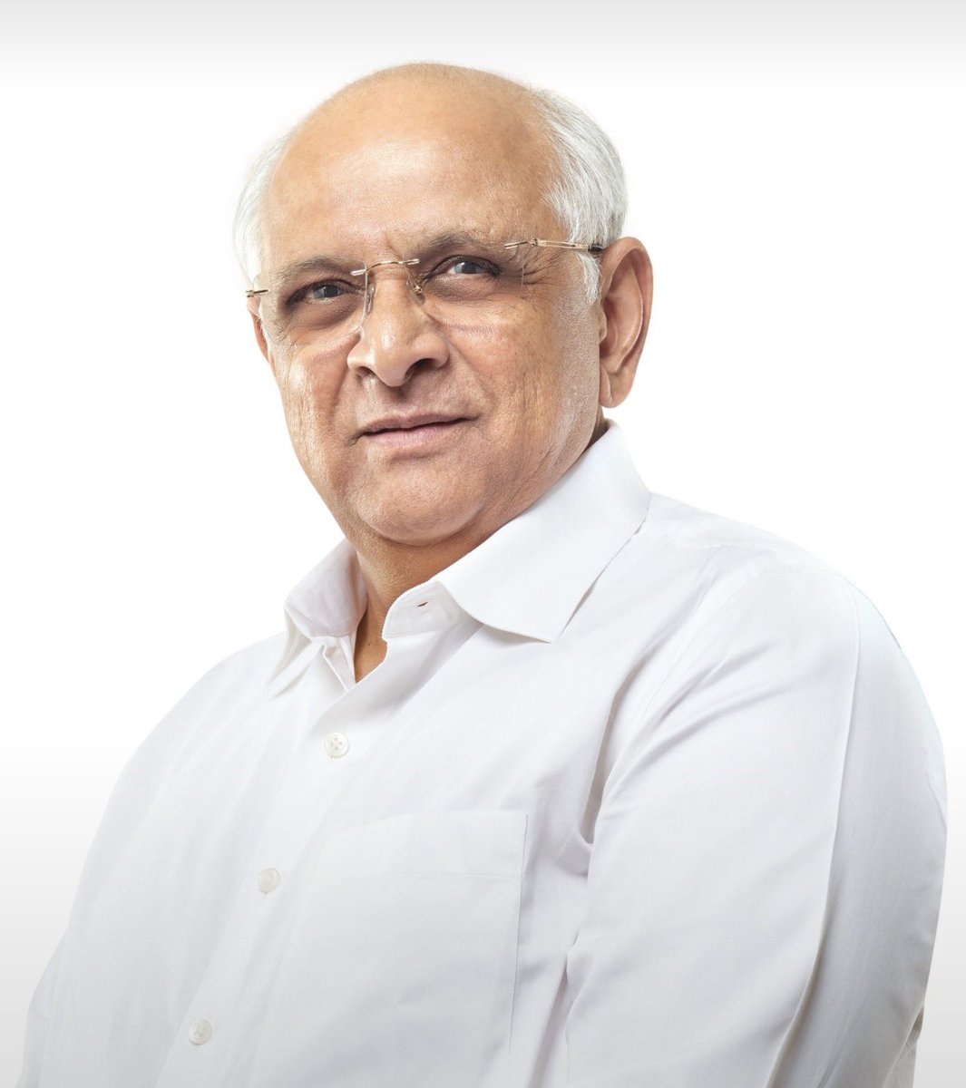 ratnakar273's tweet photo. गुजरात के लोकप्रिय, मूक सेवाभावी और सरल स्वभाव के धनी हमारे प्रिय मुख्यमंत्री श्री @Bhupendrapbjp को जन्मदिवस की बहुत बहुत शुभकामनाएं…!!! 💐

सादगी, विनम्रता और 'मृदु' व्यक्तित्व का संगम, सत्ता के शीर्ष में होने के उपरान्त भी श्री भूपेंद्र पटेल जी का व्यवहार एक अत्यंत सहज और सामान्य नागरिक जैसा है।

भूपेन्द्र भाई का हँसमुख स्वभाव, अपनी विशिष्ट कार्य पद्धति और जनहितैषी निर्णयों से गुजरात आज 2047 के माननीय नरेंद्र मोदी जी के विकसित भारत के संकल्पों को साकार करने की दिशा में सहायक बनने की तरफ़ अग्रसरित हुआ है ।

ईश्वर से भूपेन्द्र भाई के स्वस्थ और दीर्घायु जीवन की सतत प्रार्थनाओं के साथ पुनः जन्मदिवस की अनंत मंगलकनाएँ …!!!