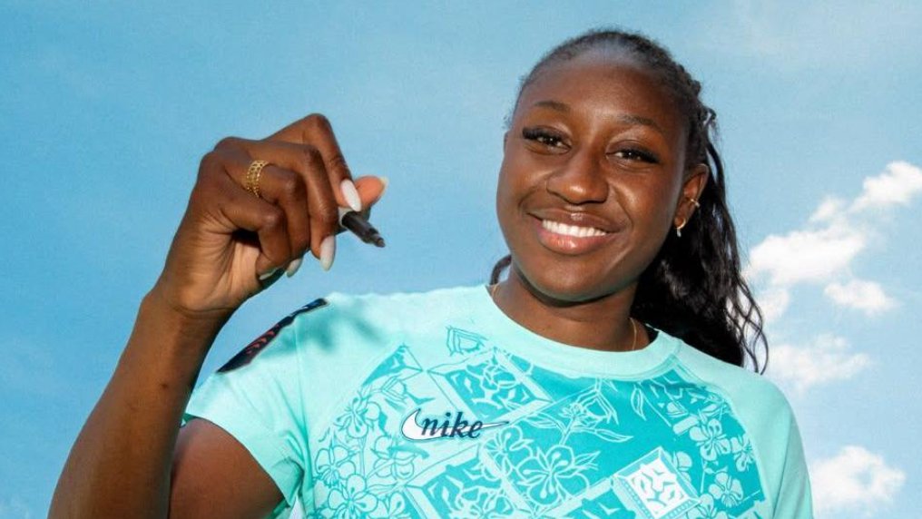 em_sandy's tweet photo. ✍️ London City Lionesses have signed France forward Kadidiatou Diani on a three-year deal for a fee exceeding £500,000. Story on BBC Sport. #lcl https://t.co/8lx7mXmWMX