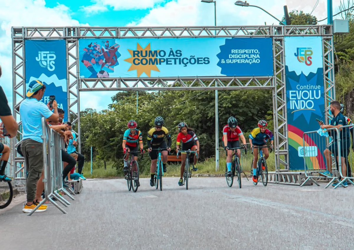 oficialfedepe's tweet photo. O 1º bloco da etapa estadual do JEPS tem movimentado o Recife! 👏

As disputas de Águas Abertas, Ciclismo, Ginástica Artística, Esgrima, Judô, Karatê e Triathlon reúnem estudantes-atletas  do estado em busca de grandes resultados e de uma vaga nas competições nacionais. ✨🏅 https://t.co/FcLQxdW6xI