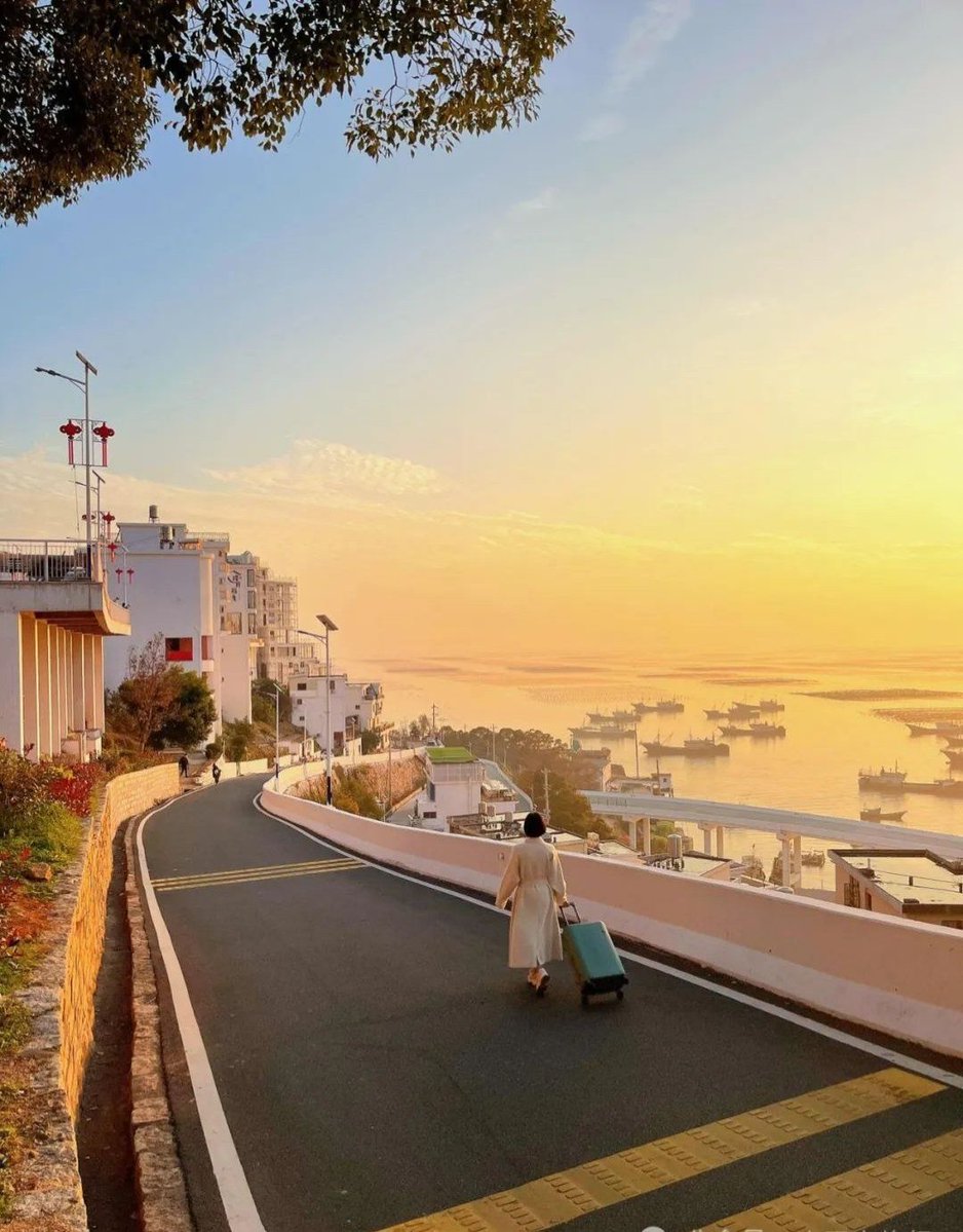 ghddodcks12's tweet photo. Just wandered through a tiny coastal village in Portugal at golden hour—seasalt on my skin, freshly baked pastéis de nata in hand, and not a single crowded tourist spot. Pure slow travel magic https://t.co/LyUZHSuBMh