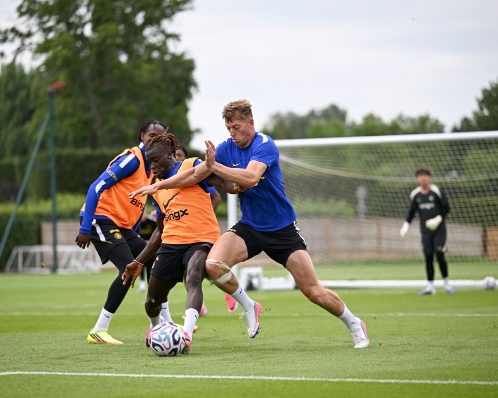 DoctourBrown's tweet photo. Look at Geovany Quenda going strength to strength with Delap. He's really that strong at 19 🤔 https://t.co/T8cgxG7Fp5