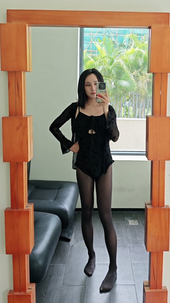 Wanttohaveabarn's tweet photo. 谁说游泳就不能穿好看的衣服了 #swimming https://t.co/j2qvvu2cqZ