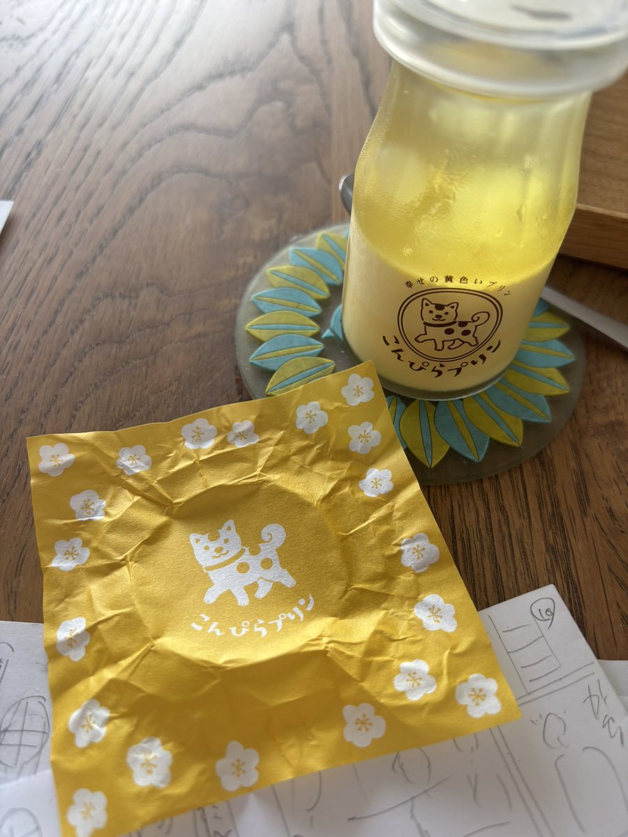 nagaredama72's tweet photo. まだまだガシガシネーム中。今日のプリンは「こんぴらプリン」。レモンのスイーツが大好きなんで、レモンのジュレ入りのプリンということと、この見た目で購入。美味しかった〜。 https://t.co/cXCS9P9Gl4
