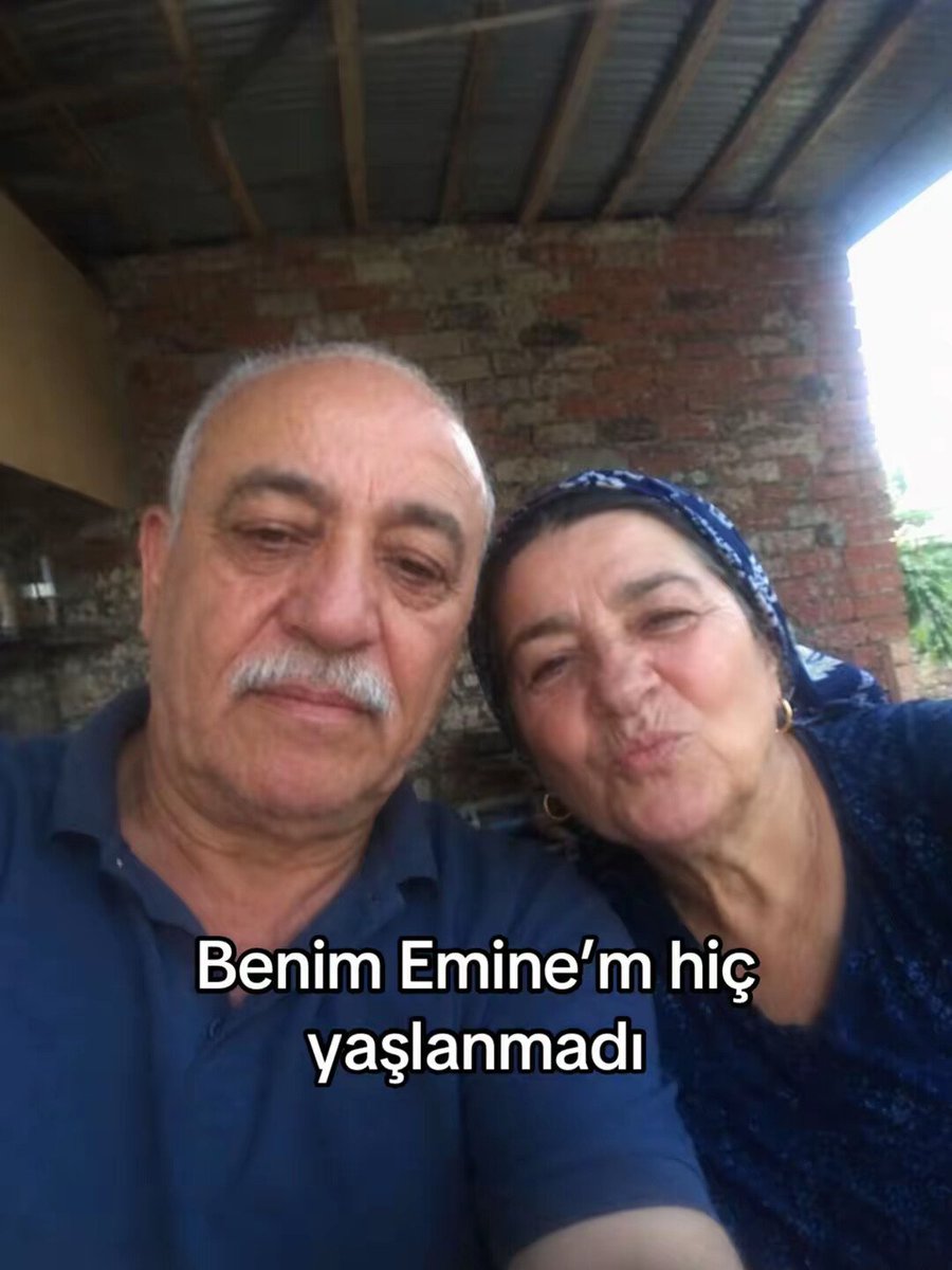 bayrakmedya's tweet photo. Bir adam, "benim Eminem hiç yaşlanmadı" notuyla bir gönderi paylaştı. https://t.co/OWdLzVJZjJ
