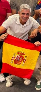 modestboni's tweet photo. @JLSanchez78 NO JOSE LUIS, NO!!! TU, MISERABLE FASCISTA QUE PIDES HASTA LA EXTENUACIÓN QUE NO LLAMEN A LA SELECCIÓN LA "ROJA" POR TU   ANTIDEMOCRÁTICA E INDECENTE IDEOLOGÍA,AHORA CON UNA SONRISA MAQUIAVÉLICA EXHIBES UNA BANDERA CONSTITUCIONAL QUE NO ES LA TUYA TU BANDERA ES LA ARRIBA ESPAÑA!! https://t.co/EoFsLD79ro