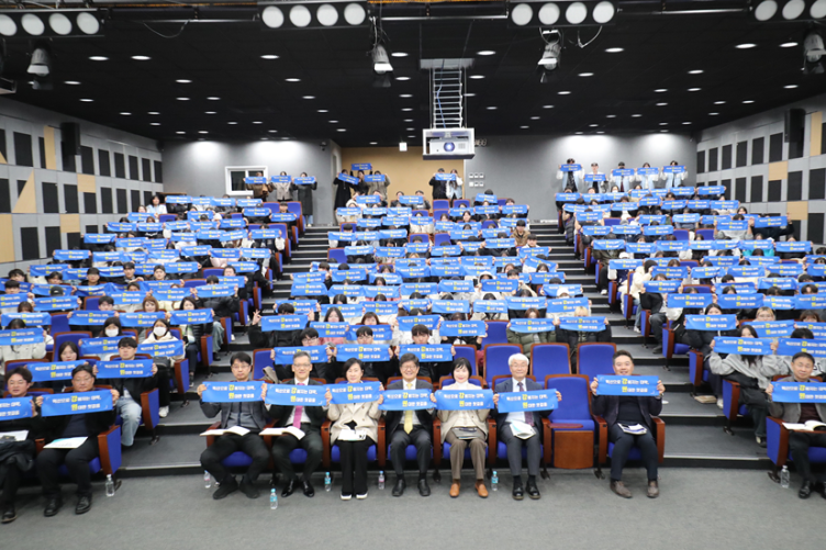hspu's tweet photo. 안녕하세요. 한림성심대학교 입니다.

<전문대학 혁신지원사업 성과평가‘A등급’획득..학생 중심 교육혁신 성과 인정>

 한림성심대학교(총장 문영식)는 2026년 전문대학 혁신지원사업 성과평가에서 지난 14일 ‘A등급’을 획득하며 교육 경쟁력을 다시 한 번 입증했다. https://t.co/JqxSNdv2R8