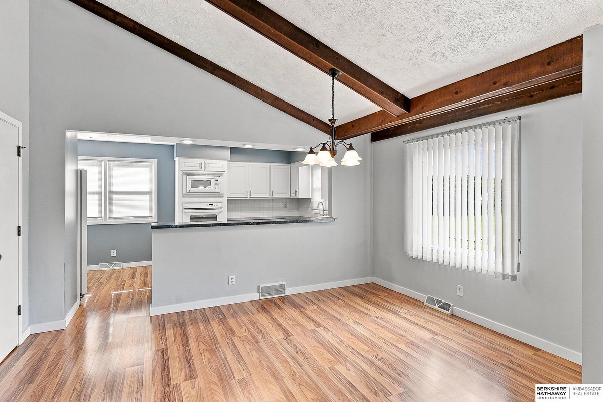 CindyKinzey's tweet photo. 914 Harrington Avenue, Bellevue, NE, 68005
4 bed | 2.5 bath 1880 Sq. Ft.
Active | 300000
https://t.co/XJu2KUtaL8
Discover this updated Bellevue home in a prime location just minutes from schools, parks, shopping, and everyday conveniences. Major updates provide peace of mind,... https://t.co/wJuEhzjSrX