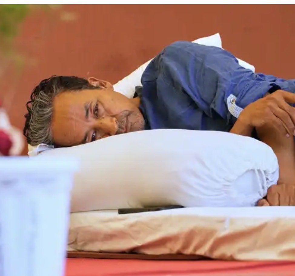 Tsering_gaphel's tweet photo. Dear Kalay @Wangchuk66,
As a fellow Ladakhi, it is heartbreaking to see you in this condition. Your dedication & sacrifices for Ladakh have inspired countless people. Ladakh & our nation still needs your wisdom, vision & expertise for the challenges ahead.

Please consider ending your fast. Your health and life are invaluable.