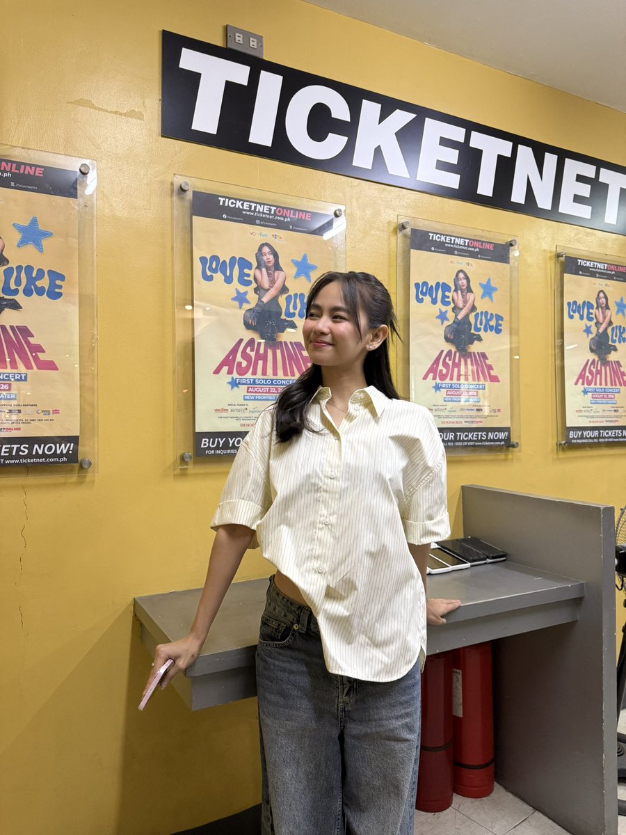 viva_records's tweet photo. HAPPENING NOW: 💖
Ashtine Olviga is back at the Ticketnet Yellow Booth at the Araneta Coliseum!

Drop by and meet Ashtine as she personally invites you to her upcoming Love Like Ashtine concert at the New Frontier Theater. See you here! 🥰
#AshtineLoveLikeU https://t.co/yl8LnOkBiY