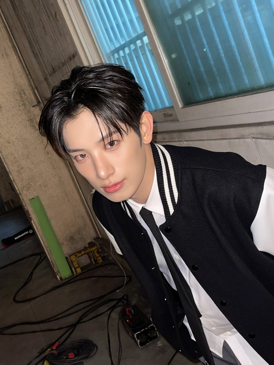 at_ALL_H_OURS's tweet photo. [#건호]
그래피티 좋아하는 미닛 ~ 

#ALL_H_OURS #올아워즈
#KUNHO #건호 https://t.co/yhvtHdVRxw