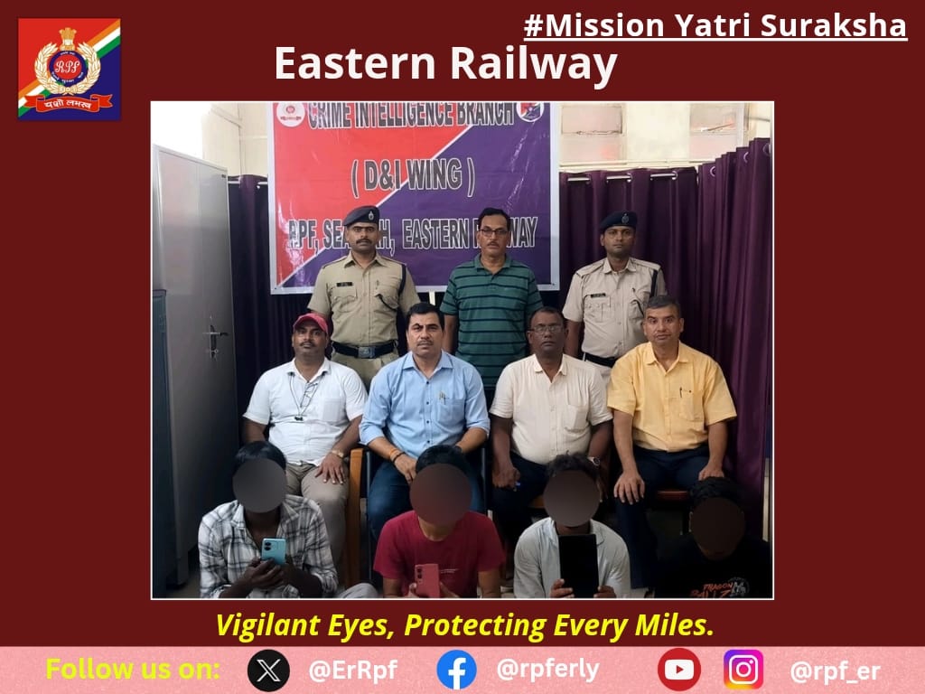ErRpf's tweet photo. On 14.07.2026, RPF Officials of CIB/Sealdah arrested 04 persons in connection with Theft with recovery of 01 Tab, 02 Mobile Phones, valued Rs. 49,250/- from Sealdah Station and handed over to GRPS/Sealdah for further legal action.
#MissionYatriSuraksha
@RPF_INDIA 
@RailMinIndia https://t.co/ptMRMIUfXq
