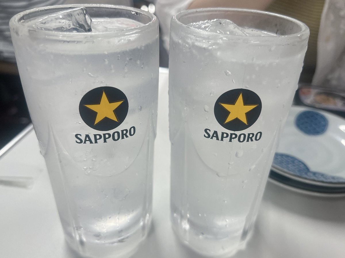 yo__001's tweet photo. 友達とお昼ご飯食べて、カフェでまったりして、丸昌行って呑んで、、もうお腹いっぱい😮‍💨🍻
昨日ちょっとハプニングがあったけど、キャンプも観に行けたし楽しい6日間だった！東京帰るー🚅 https://t.co/SCNtIsJBIb