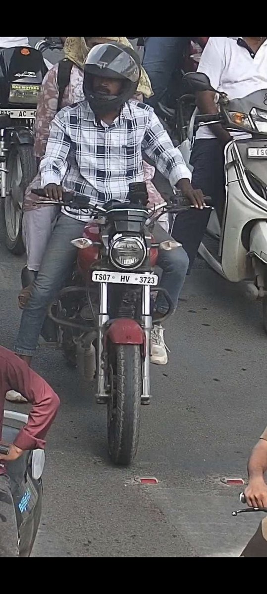 devvvRathod's tweet photo. Kindly look into this urgently.
@TelanganaCOPs @hydcitypolice @TelanganaDGP
My bike (TS07 HV 3723) was stolen in January 2024. I immediately filed a police complaint, and an FIR (No. 36/2024) was registered at Chirala Rural Police Station under IPC 379.
Today, I received https://t.co/aIw33MAKZ5