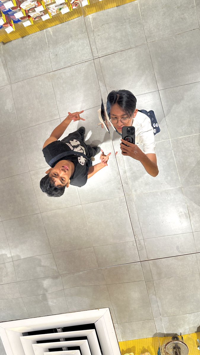 cangcyuters's tweet photo. w bestiee https://t.co/Jadm7kEz39