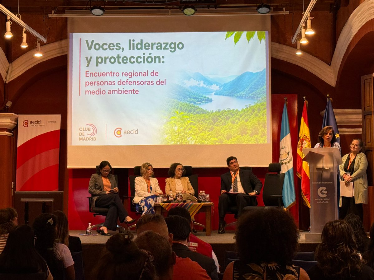 Red_Carolina's tweet photo. 📸 Participamos en el encuentro "Voces, liderazgo y protección" de @ClubdeMadrid y @AECID_es
👉 Compartiendo experiencias sobre la defensa del medio ambiente, la justicia y los DDHH en #LATAM
🗣️ @emaropi dir. y @puricausapi sec. gral. #FC
🔗 https://t.co/NfzlJsu2YE https://t.co/RXxmmY3SO2