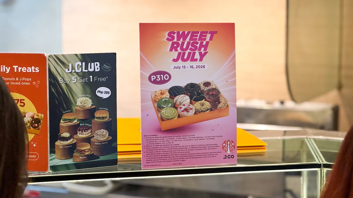 AranetaCity's tweet photo. You DONUT🍩 is the liar is my peyk!✨
Enjoy https://t.co/IBHZjpDMOF Donuts & Coffee's 'Sweet Rush July' until July 16 only. Hurry and grab these delicious sweets NOW!
📍https://t.co/IBHZjpDMOF Donut & Coffee, Fiesta Carnival
#JCO #CityOfFirst #AranetaCity #FiestaCarnival https://t.co/4vuKUrlvnD
