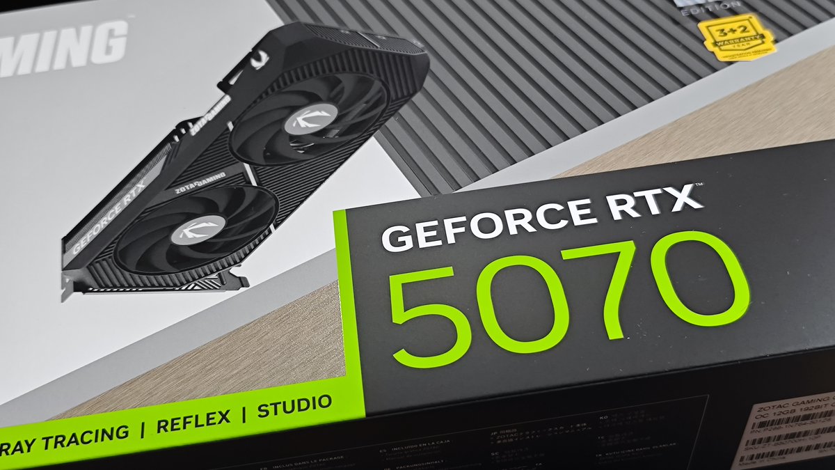 d3xt3rr0r's tweet photo. Kurier przywiózł ok. 8:00. Co to może być? 😁😁😁 Ja to zamawiałem? 🤣🤣🤣 Chyba byłem pijany...

#nvidia #geforce #rtx5070 #zotac https://t.co/YRlk9O0zE9
