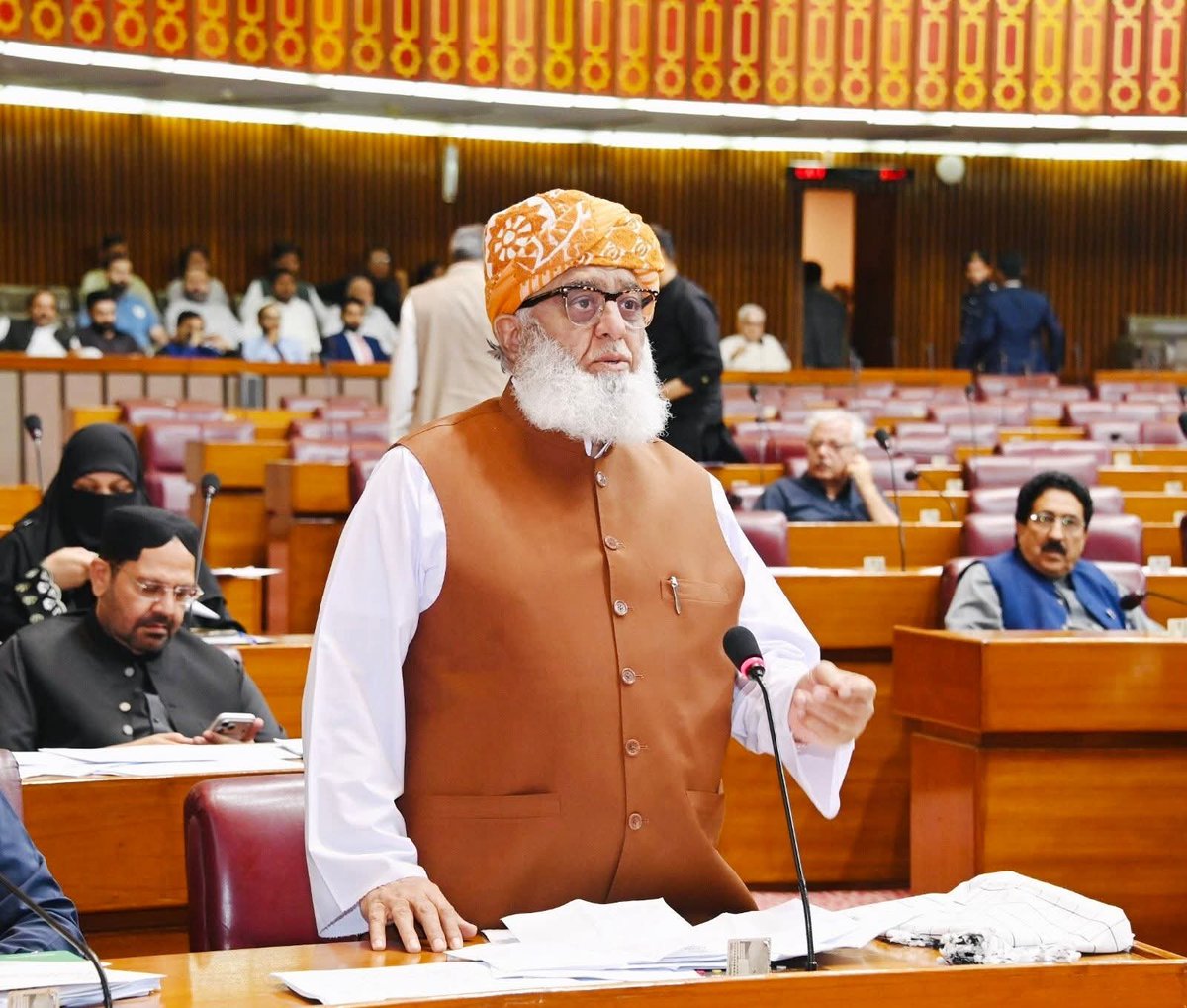 ZareenGull_1's tweet photo. ساتھیوں۔۔۔ مولانا صاحب کے بیان کو سیاق و سباق سے ہٹ کر پیش کرکے عوام کو گمراہ کرنے کی کوشش کی گئی۔ اس حوالے سے آج کا پہلا ہیش ٹیگ
#شہداء_کو_ڈھال_نہ_بناؤ

ساتھی ٹوئٹر کی جانب آئیں۔ https://t.co/a5knZS7deb