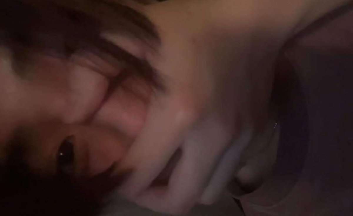 19wons's tweet photo. sangwon cover face hand selfies https://t.co/hcXowTagG7