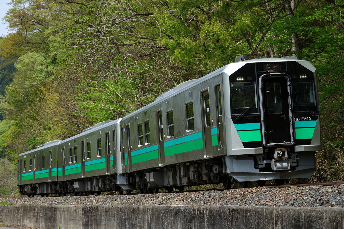AsuR0Na's tweet photo. #曲がる列車を愛でる https://t.co/cMDrEwvq4i