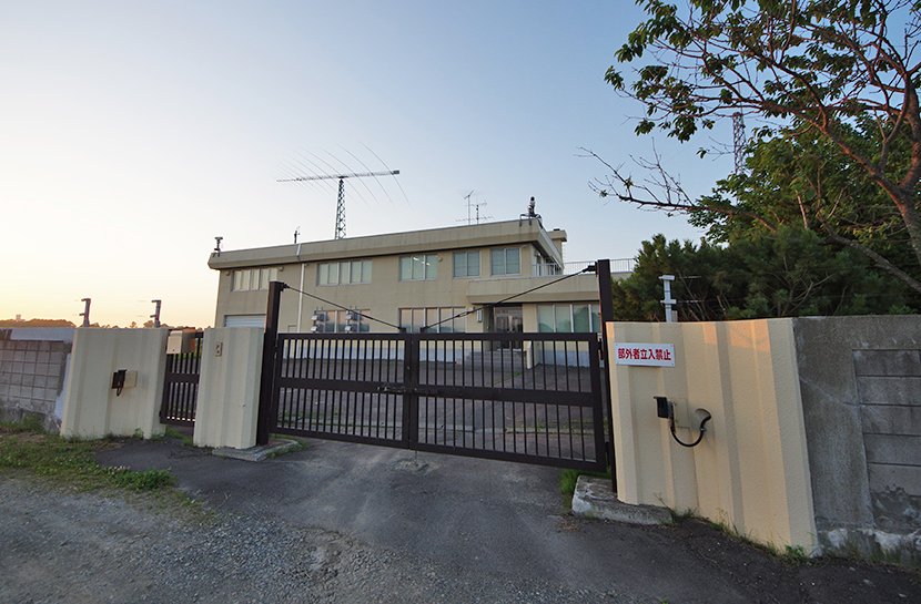 mst_hide's tweet photo. 北海道北広島市には道警のシギント(無線傍受)施設が存在しています。

自民「シギント」本格実施へ意見聴取、提言策定へ　通信や電波を傍受・解析、歯止めも検討
https://t.co/OcRPJeEcQ8 https://t.co/WlQnIxBU8w