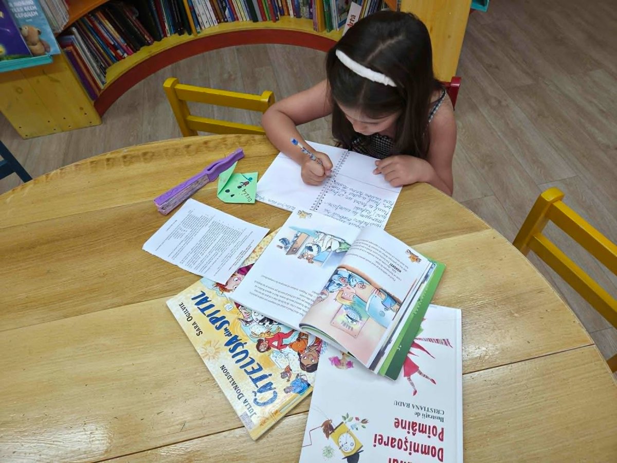 BibCreanga's tweet photo. #Vacanță_de_Magie_cu_Lecturi_o_Mie_2026
❗️ 𝗠𝗮𝗿𝗮𝘁𝗼𝗻��𝗹 𝗱𝗲 𝗹𝗲𝗰𝘁𝘂𝗿𝗮̆ „𝗩𝗮𝗰𝗮𝗻𝘁̦𝗮̆ 𝗱𝗲 𝗠𝗮𝗴𝗶𝗲 𝗰𝘂 𝗟𝗲𝗰𝘁𝘂𝗿𝗶 𝗼 𝗠𝗶𝗲”.
Să creăm din această experiență amintiri frumoase în fiecare rând citit! 📚❤️ https://t.co/iF5CaKMeAz