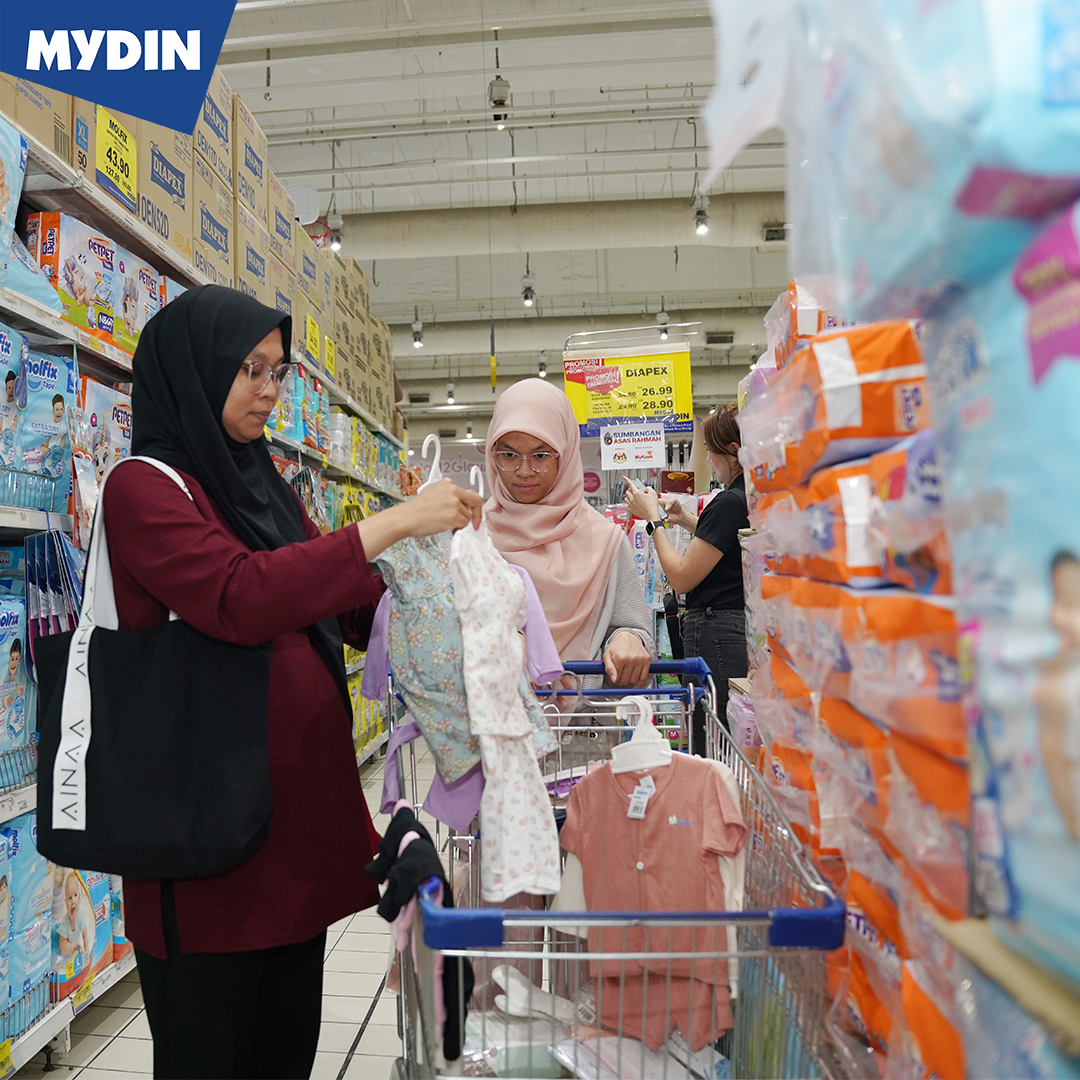 MydinMalaysia's tweet photo. Terima kasih kepada semua ibu mengandung yang datang sempena hari istimewa ini! 🩷

Semoga sedikit sebanyak Baucar Barangan Bayi percuma bernilai RM100 dapat membantu persiapan menyambut cahaya mata tersayang. https://t.co/7ynmStcFYs