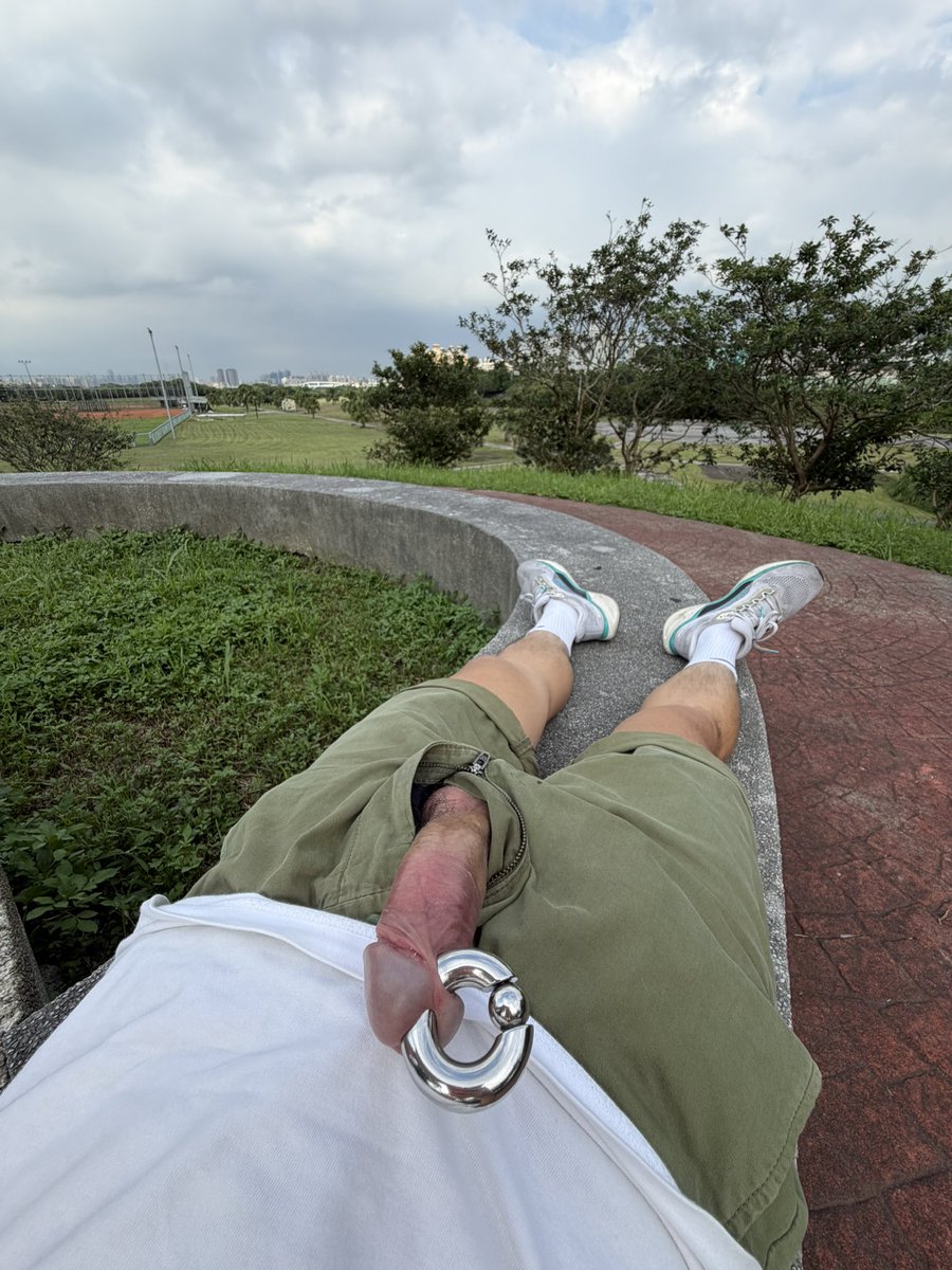 Sck74087787's tweet photo. 沒雨🥵🥵🥵 https://t.co/oLMyv5AkKe