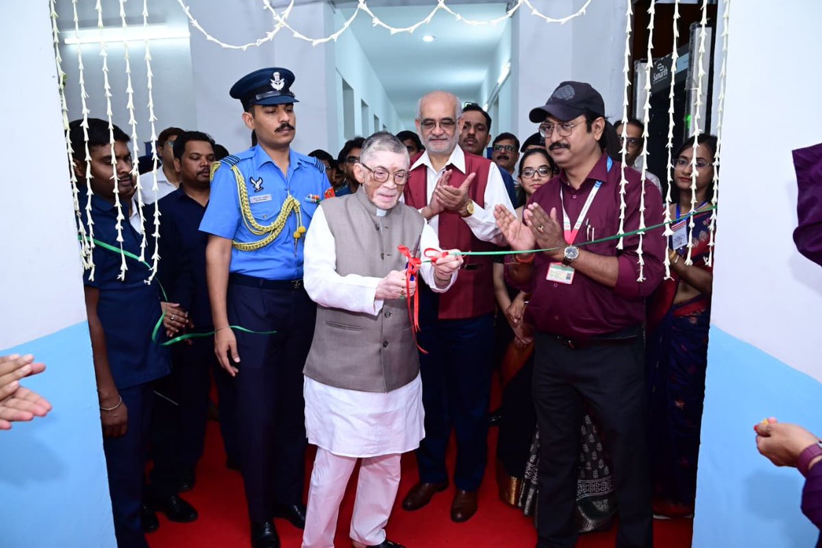 jhar_governor's tweet photo. बीआईटी मेसरा, राँची के स्थापना दिवस समारोह में सम्मिलित हुआ। इस गौरवपूर्ण अवसर पर संस्थान परिवार, विद्यार्थियों, शिक्षकों, शोधार्थियों एवं पूर्व छात्रों को हार्दिक शुभकामनाएँ।

#BITMesra #ViksitBharat2047 https://t.co/H1T6AHulm4